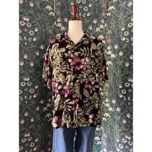 Hawaiian shirt with coconut buttons, size M